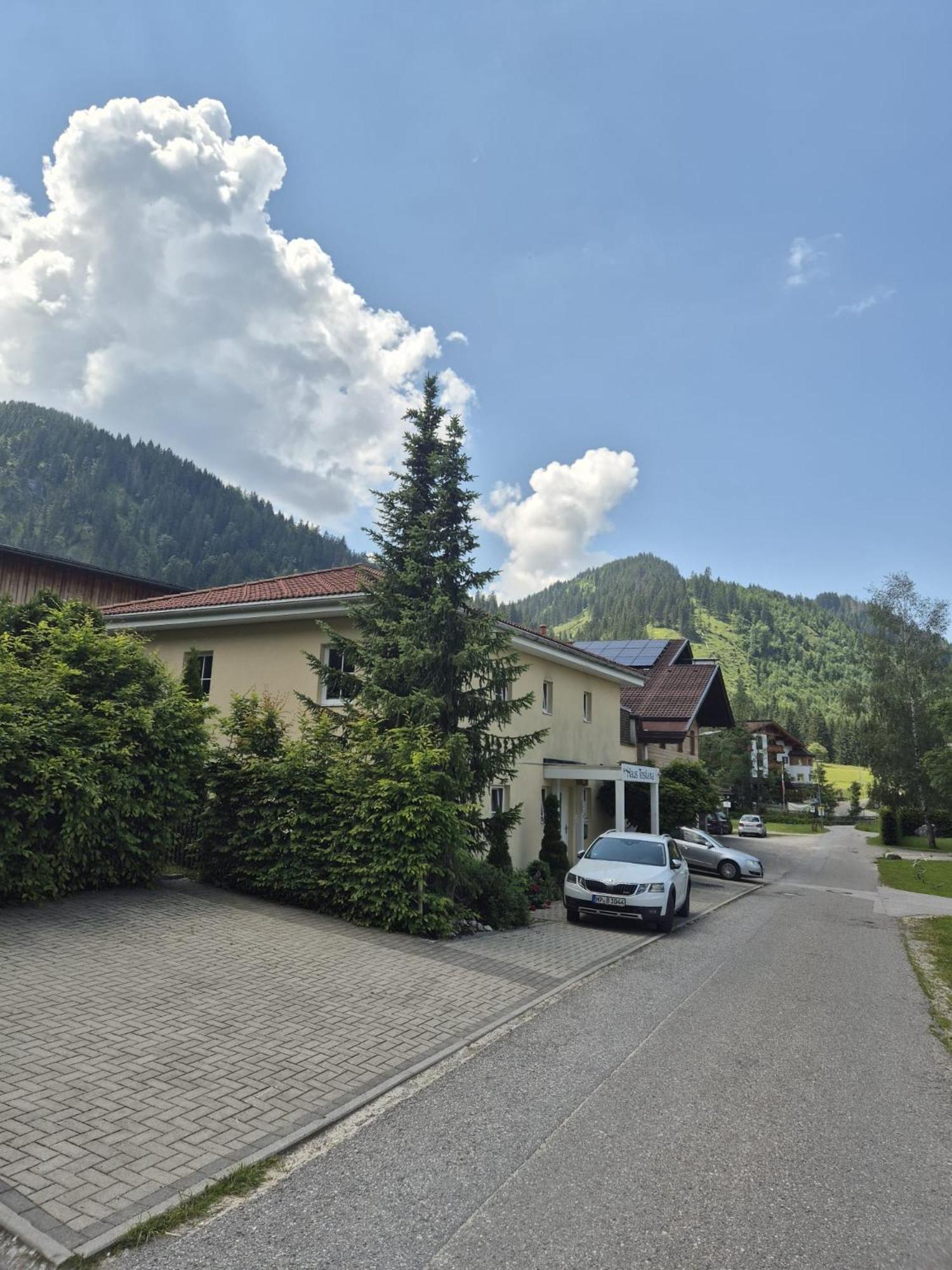 Toskanahaus, Njualms Tannheim Esterno foto