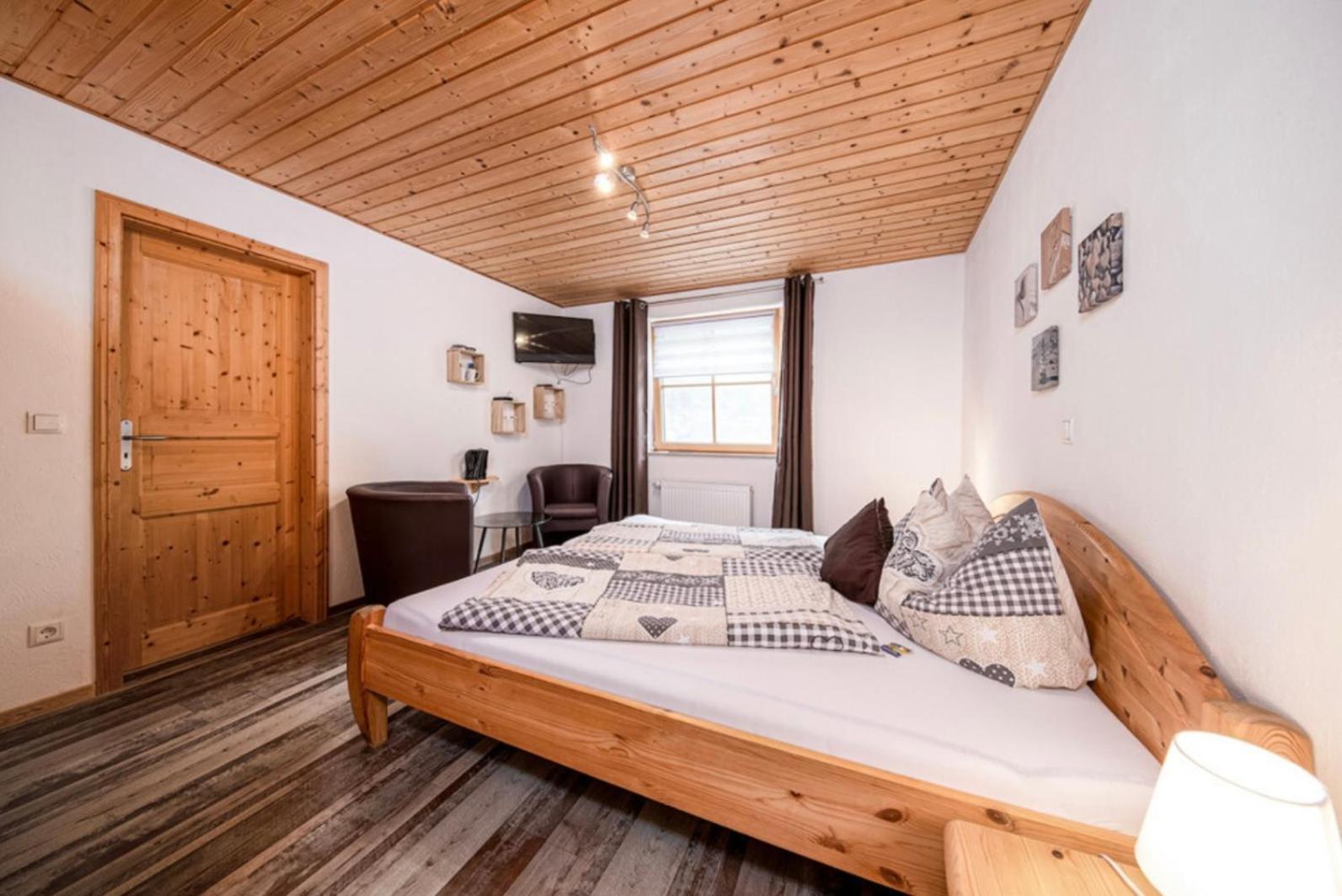 Toskanahaus, Njualms Tannheim Esterno foto